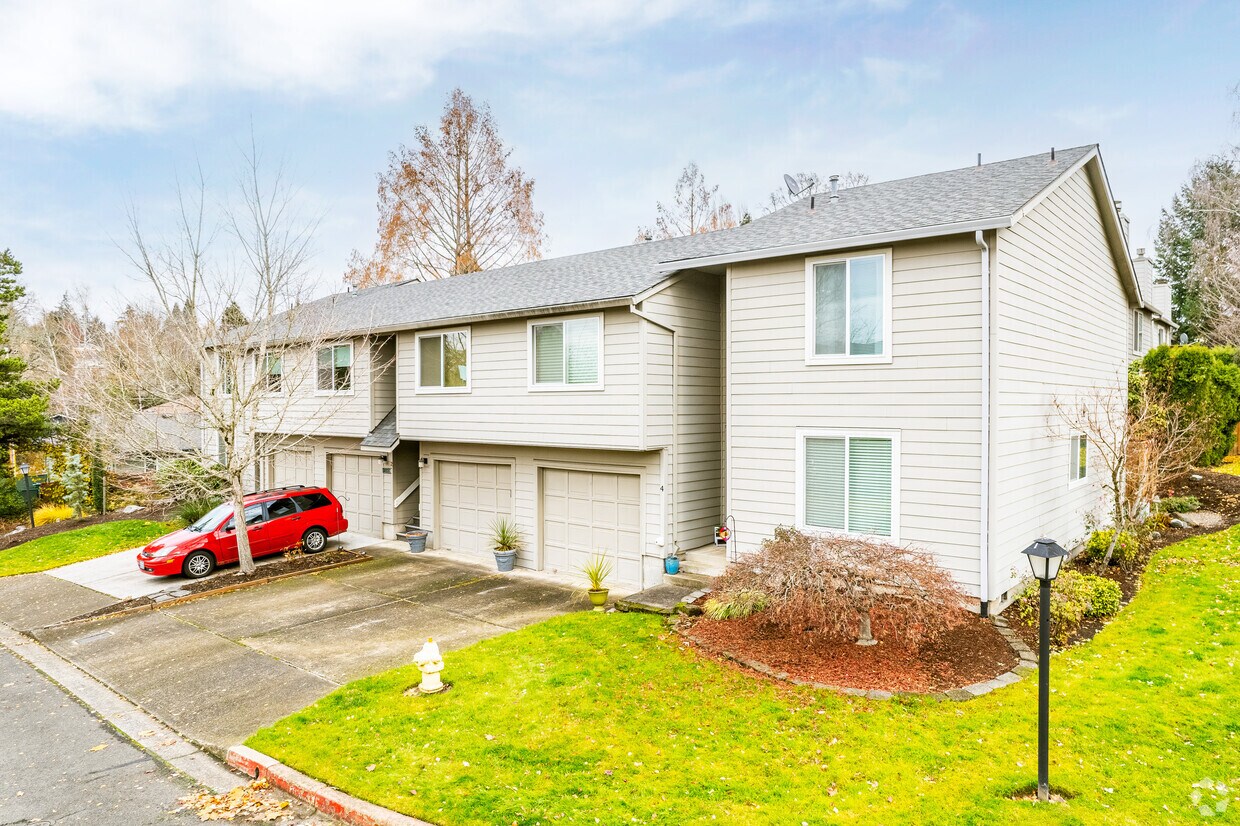 Primary Photo - Sleepy Hollow Apartments