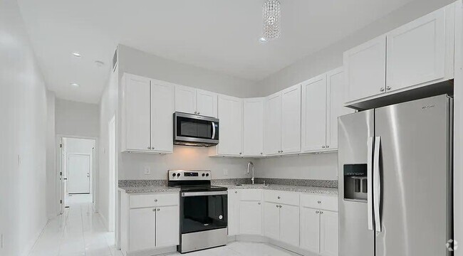 Building Photo - 2920 Auchentoroly Ter