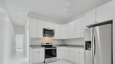 Building Photo - 2920 Auchentoroly Ter