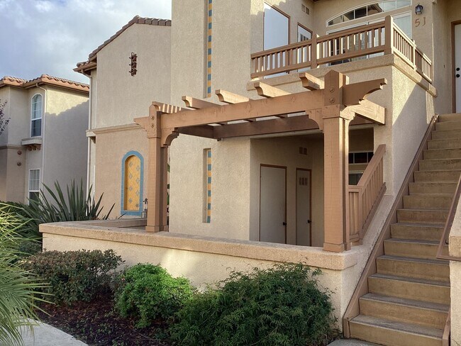 Building Photo - Centrally Located Downstairs Condo in Miss...