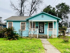 Building Photo - 1554 W Lullwood Ave