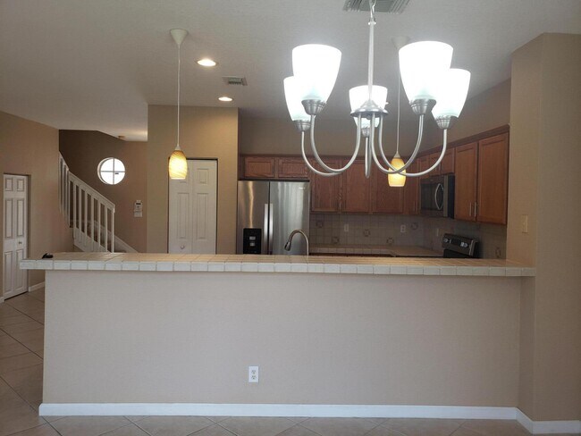 Building Photo - 3027 N Evergreen Cir