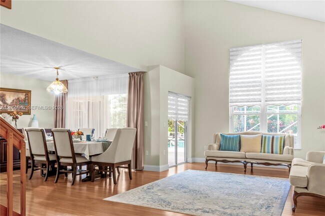 Foto del edificio - 6885 NW 75th Pl