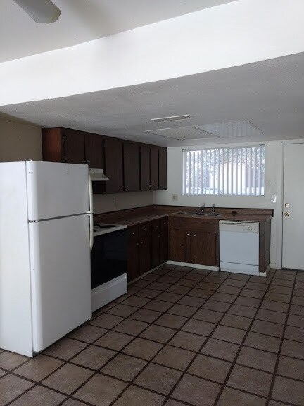 Building Photo - 8112 N 33rd Ave #3