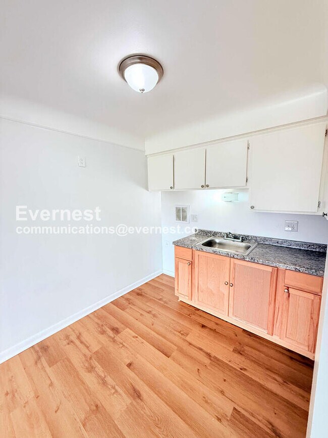 Foto del edificio - 15601 Schoolcraft Rd