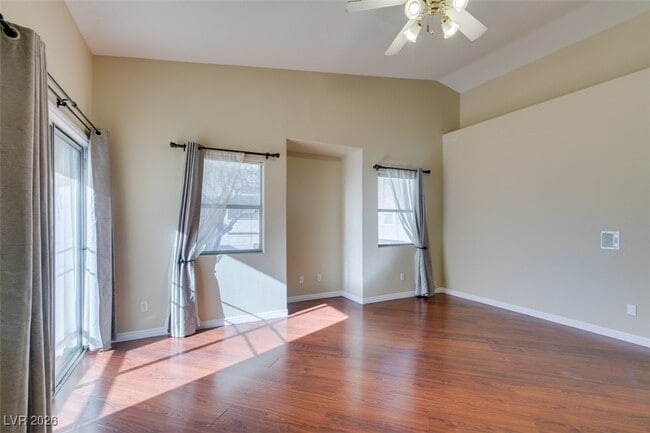 Foto del edificio - 7450 S Eastern Ave