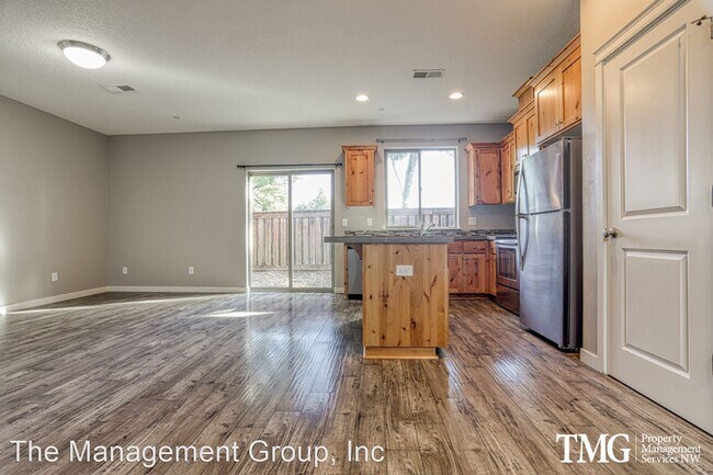 Foto del edificio - 3 br, 2.5 bath House - 144 N 44th Place