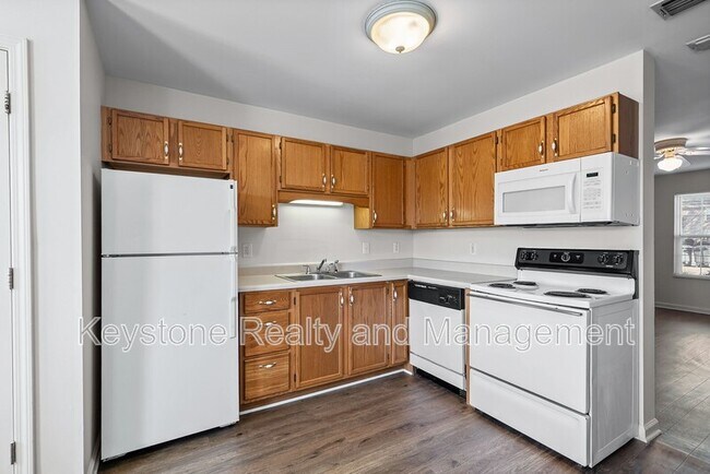 Foto del edificio - 3312 Royster Ln