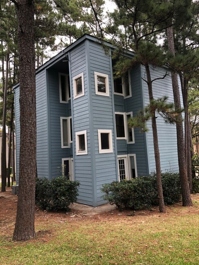 1413 April Villas Unit D, Montgomery, TX 77356 Apartments in Montgomery, TX