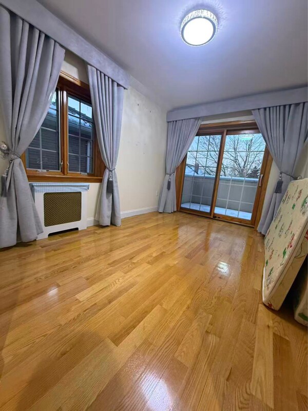 Building Photo - 120-13 9th Ave