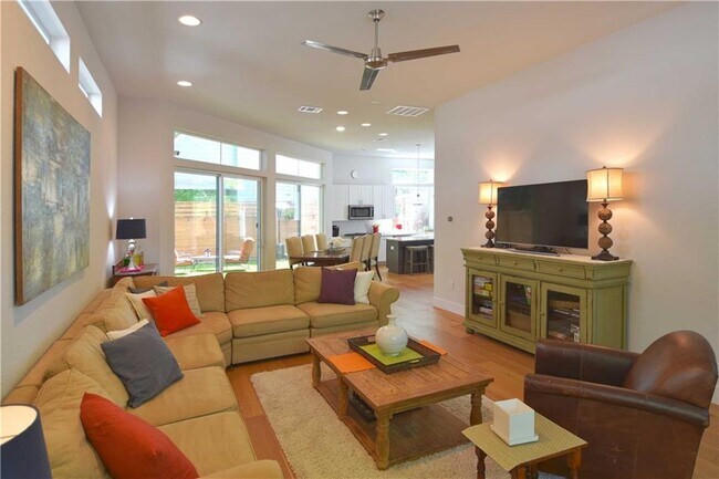 Foto del edificio - 2007 Riverview St