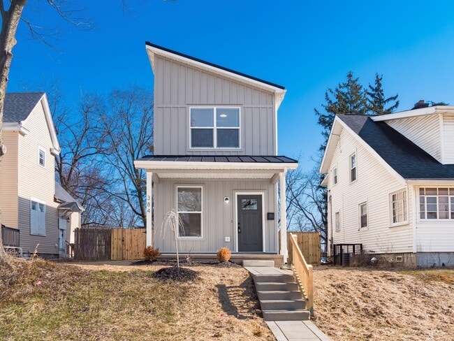 Building Photo - 384 Whitethorne Ave