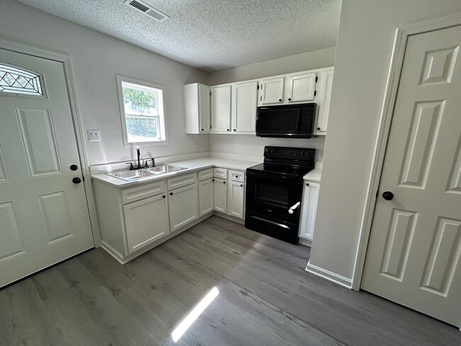 Building Photo - 1154 S Washington Ave