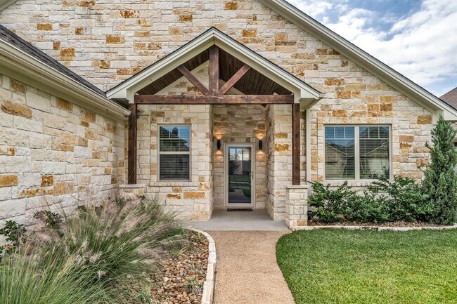Building Photo - 15628 Shady Brook Ln