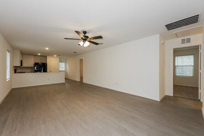 Foto del edificio - 120 Arbor Hls Rd