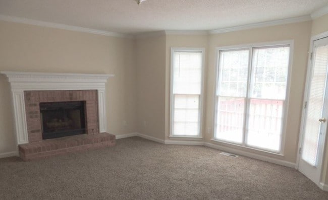 Building Photo - 3284 Rock Creek Dr