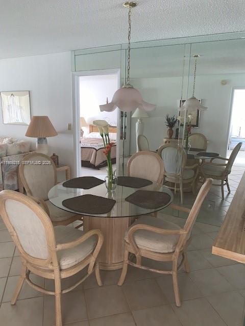 Foto del edificio - 303 Racquet Club Rd