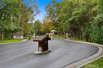 Building Photo - 9434 Friendly Woods Ln