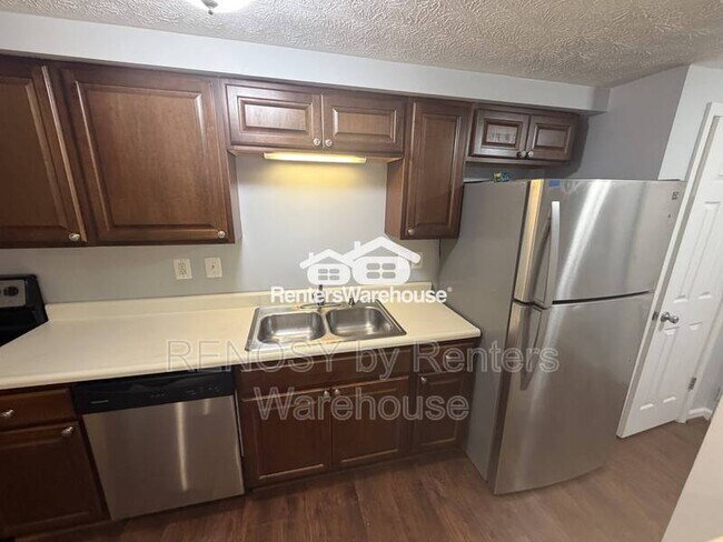 Foto del edificio - 907 Woodbridge Ct