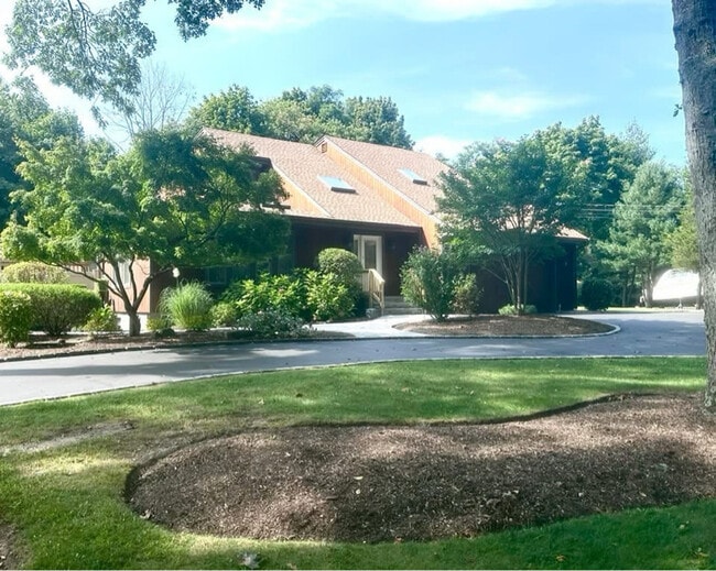 Building Photo - 500 Hoffman Ln