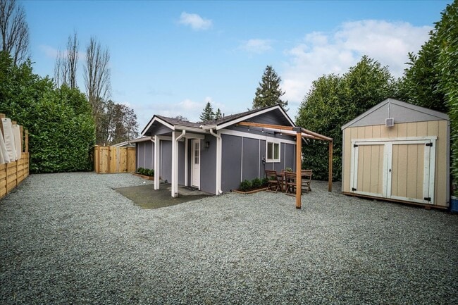 Building Photo - 210 SW 104th St