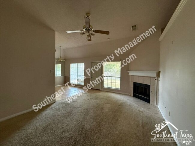 Foto del edificio - 7890 Jill Ln