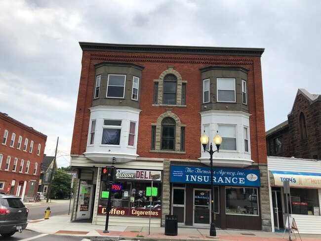 Building Photo - 296 Main St
