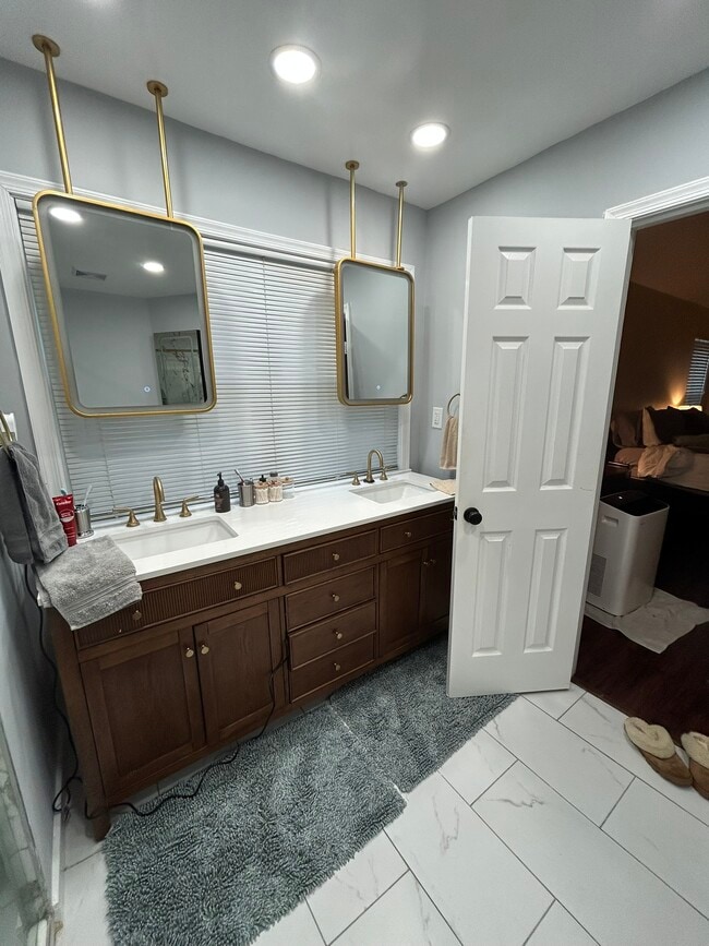 Master Bath - 6610 Cottontail Ct