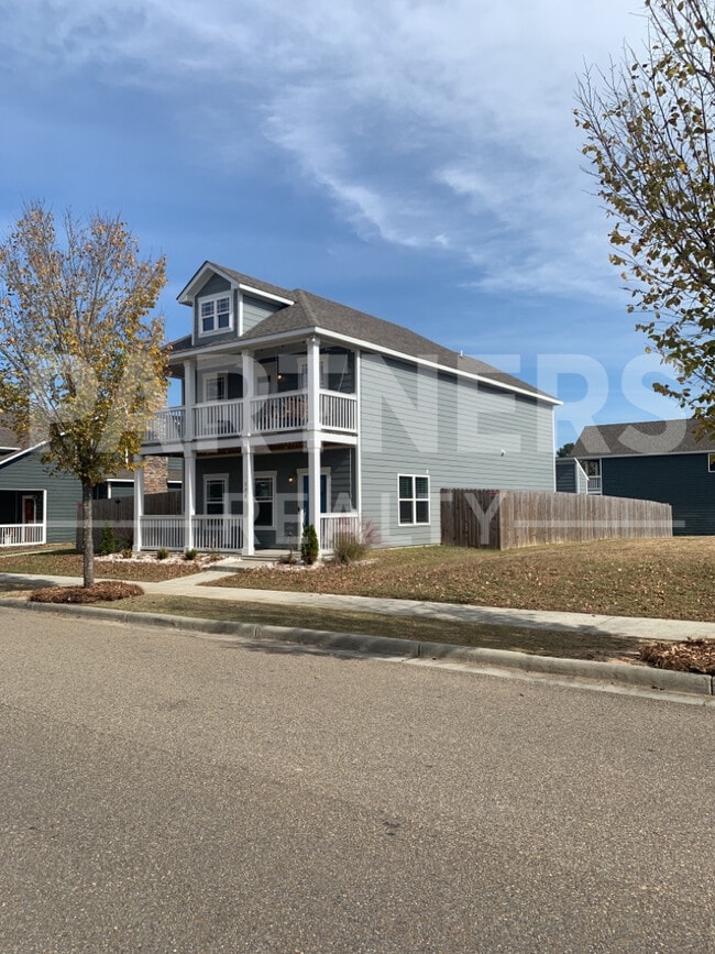 Building Photo - 170 Ave of Learning