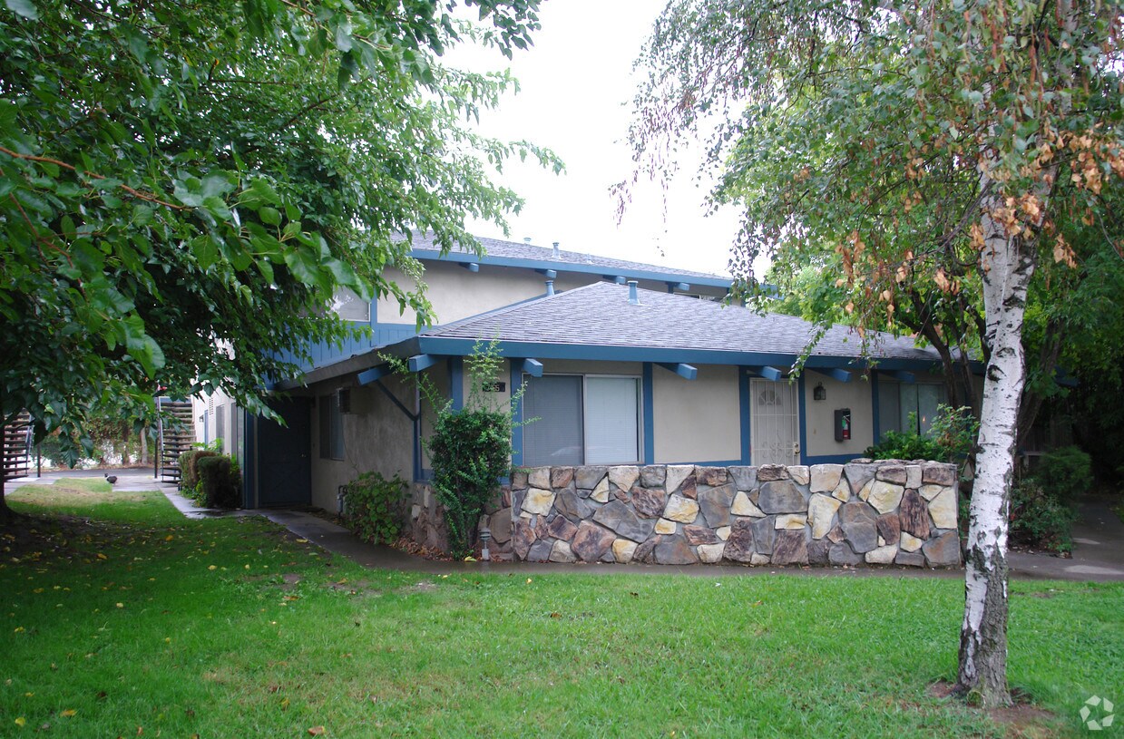 Primary Photo - 765 Carro Dr