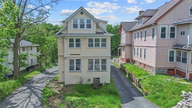 Foto del edificio - 944 Bellevue Ave