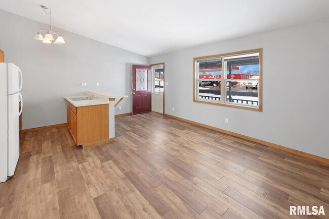 Foto del edificio - 103 E 2nd St