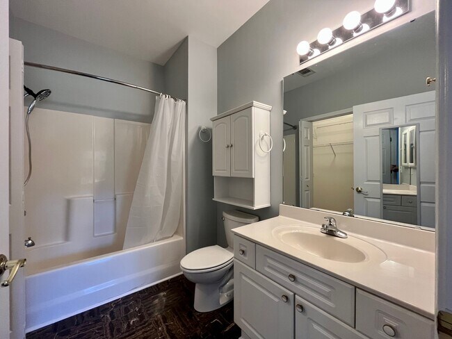 Foto del edificio - 4430 Lady Banks Ln