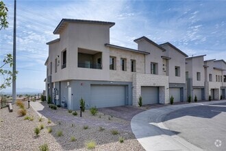 Building Photo - 600 Carriage Hill Dr