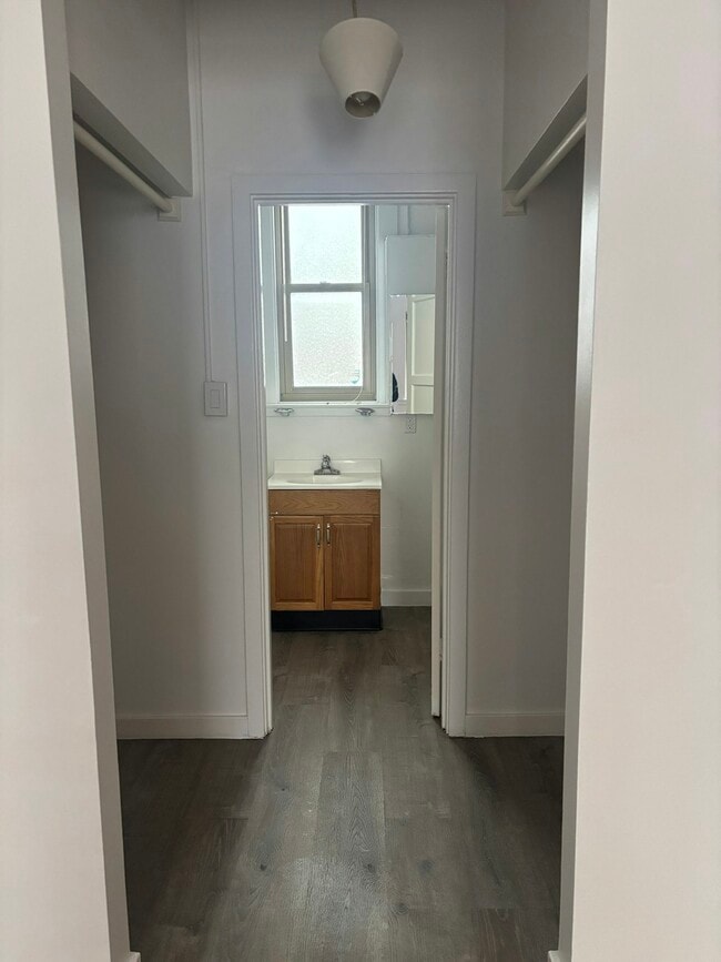 Building Photo - 1122 Sutter St