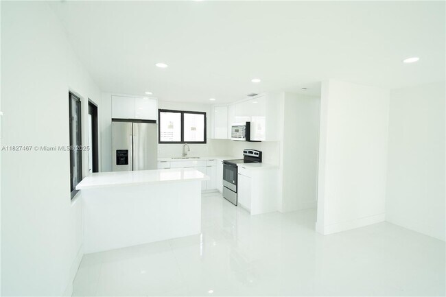 Foto del edificio - 6791 SW 25th St