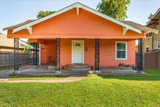 Building Photo - 1704 NW 33rd St
