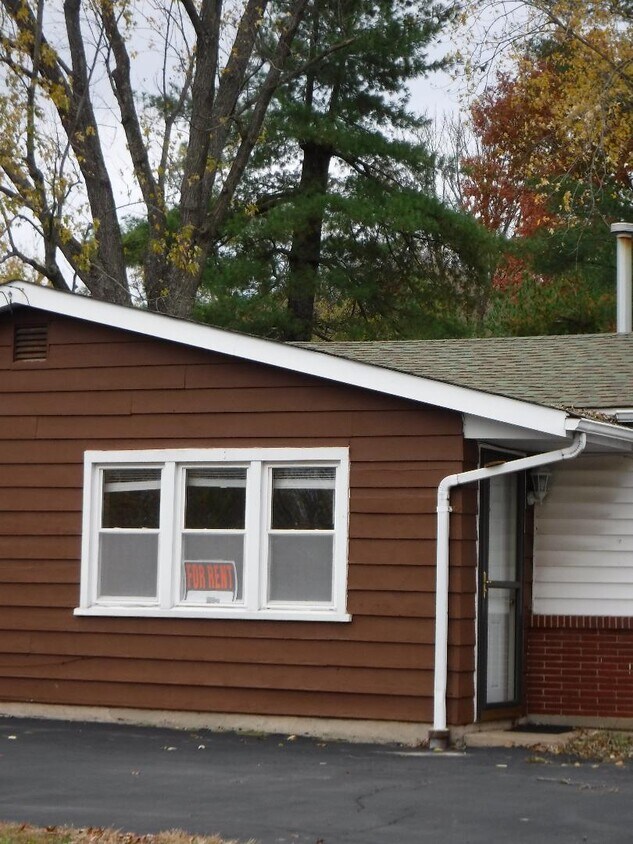 145 Coil Rd Unit A, Fenton, MO 63026 Condo for Rent in Fenton, MO