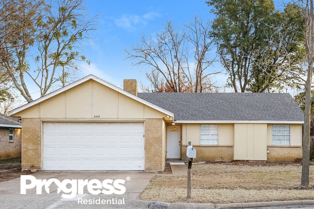 2302 Starke Ct, Arlington, TX 76006 House Rental in Arlington, TX