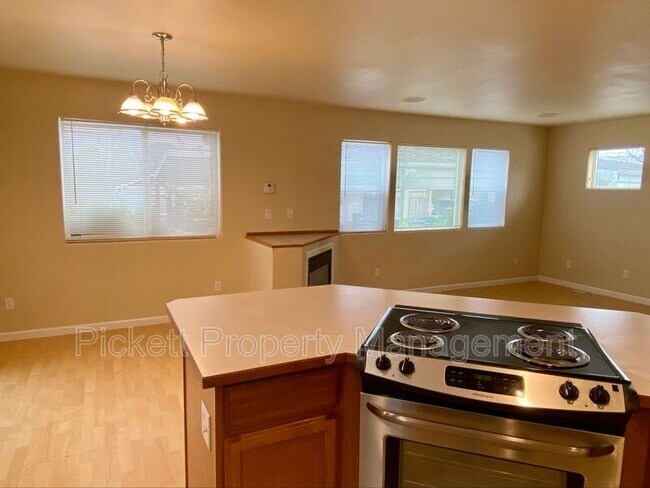 Building Photo - 1118 Park Ave