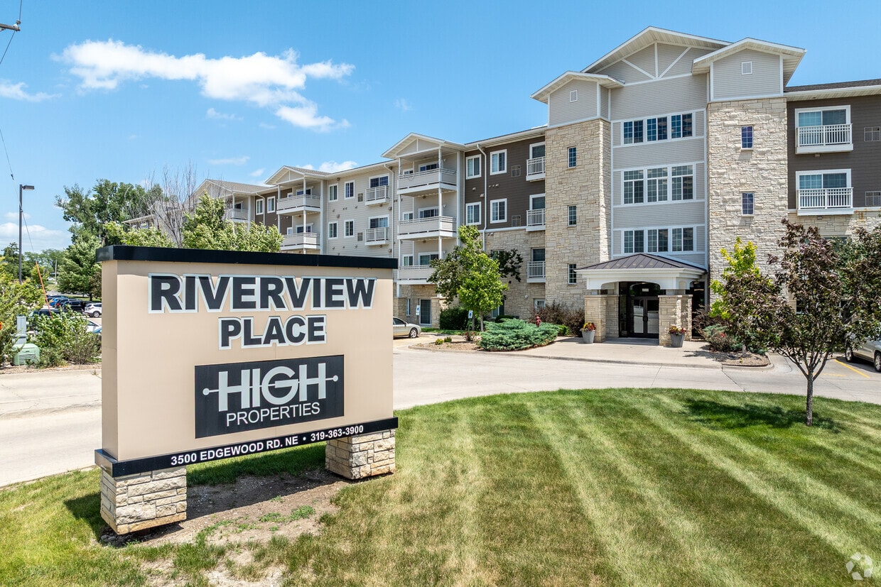 Primary Photo - Riverview Place