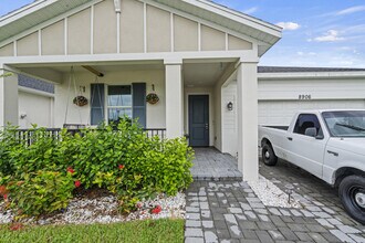 Building Photo - 8906 Dahlia Cir