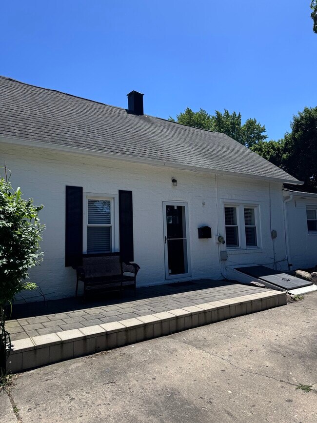 Building Photo - 315 S 13th Ave