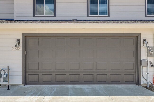Foto del edificio - Now Leasing this Meridian Townhome!  Great...