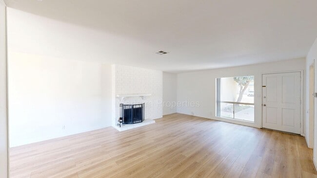 Photo - Ren Cir Apartment