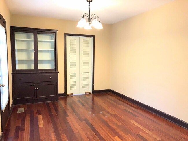 Building Photo - 1619 Jones Blvd