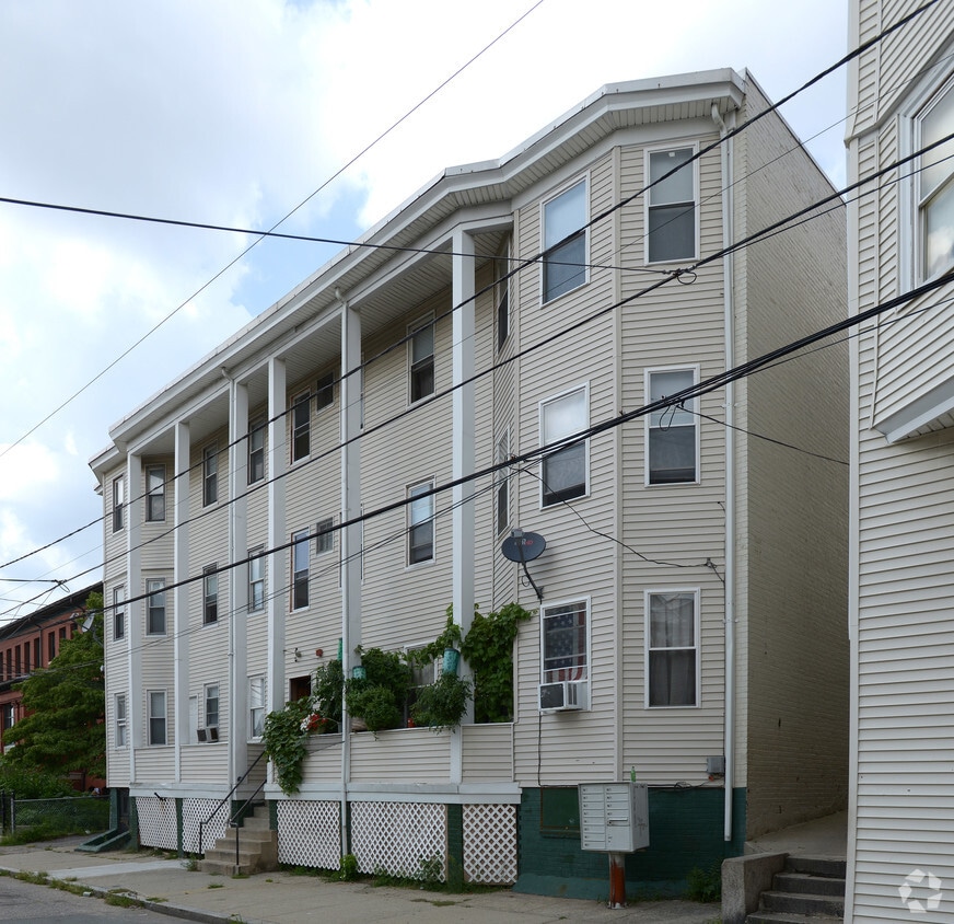 Building Photo - 31 Greeley St