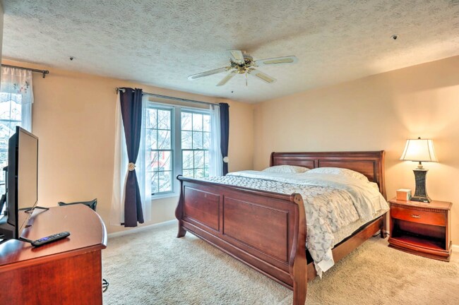 Building Photo - 4467 Regalwood Terrace