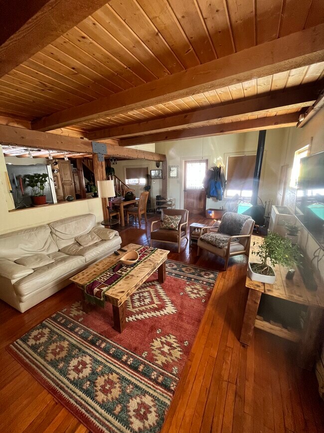 Building Photo - 456 San Moritz Dr