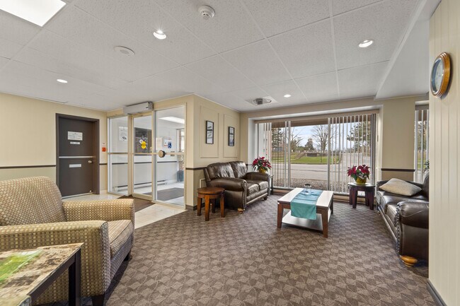 Photo du bâtiment - Leamington Towers Apartments